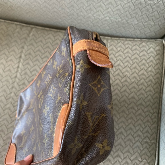 Louis Vuitton Trocadero clutch - Picture 5 of 12